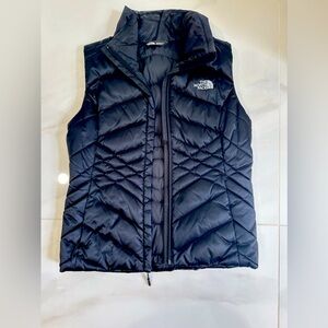 The North Face 550- Size Small